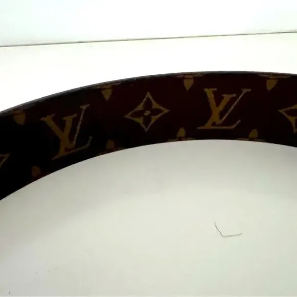 EUC Louis Vuitton 25mm reversible belt (black/brown logo)